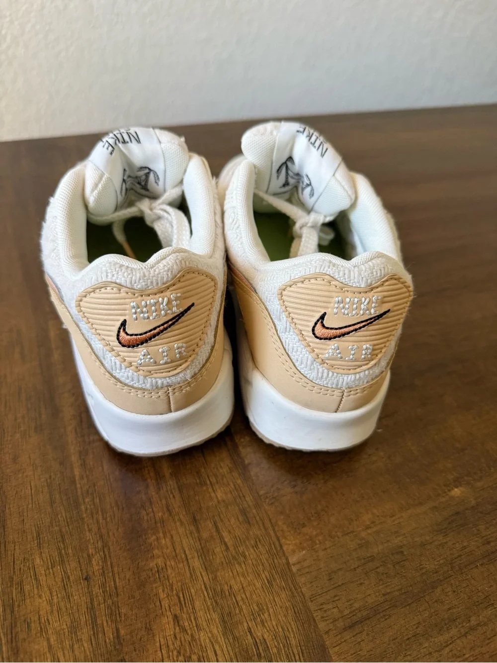 Nike Air Max 90 Women's Sneakers SE Sun Club Size 7- Beige And White